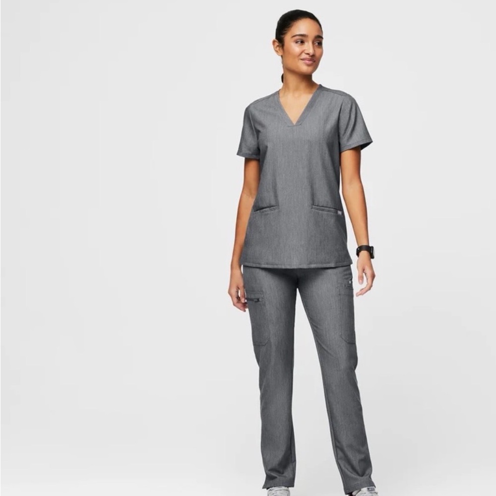 Figs Women's Gray Scrub Set